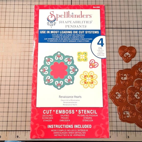 Renaissance Hearts Shapabilities Die Cutting set of 4 - Picture 1 of 3